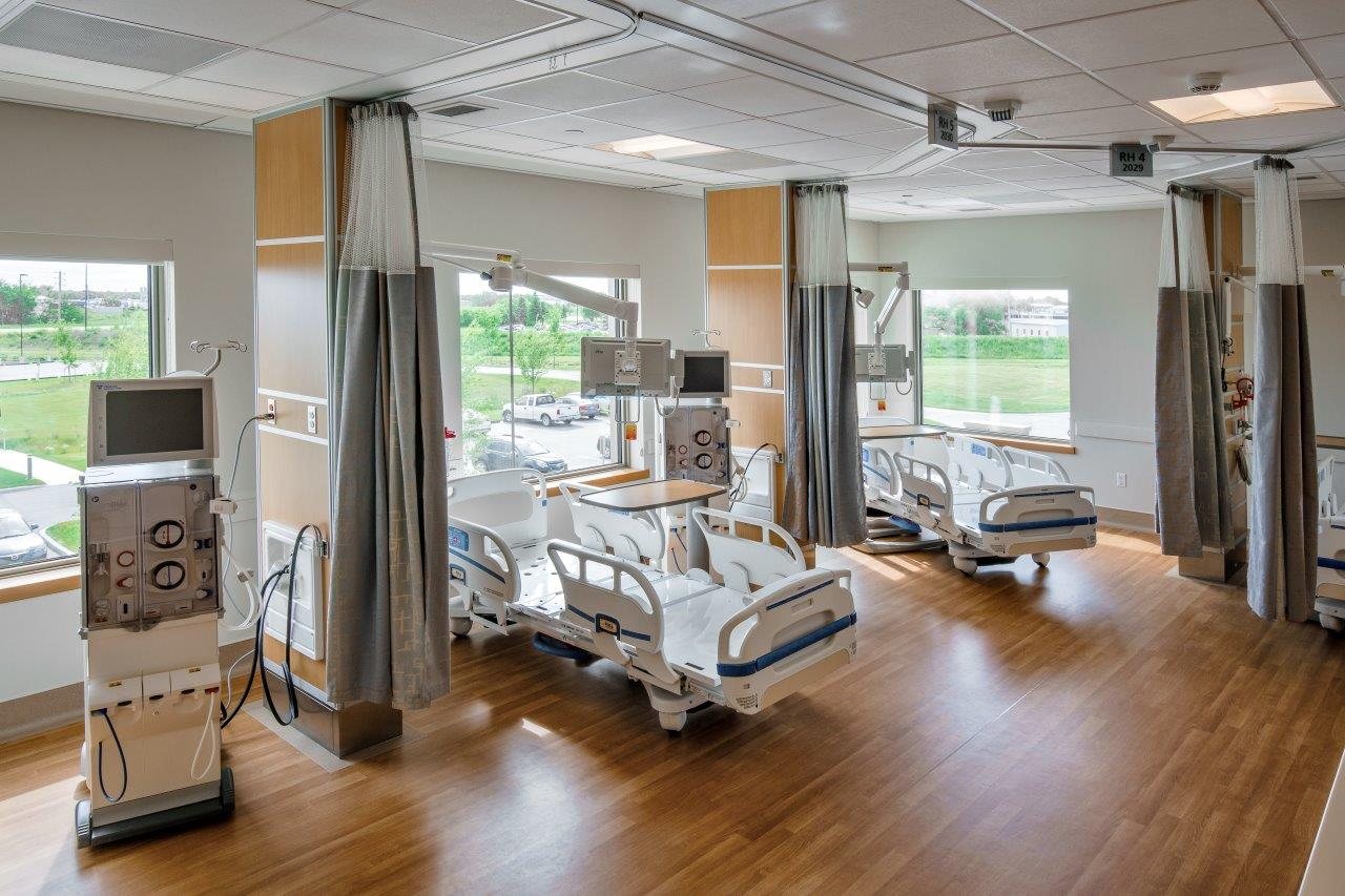 Dialysis treatment station in a clinical setting